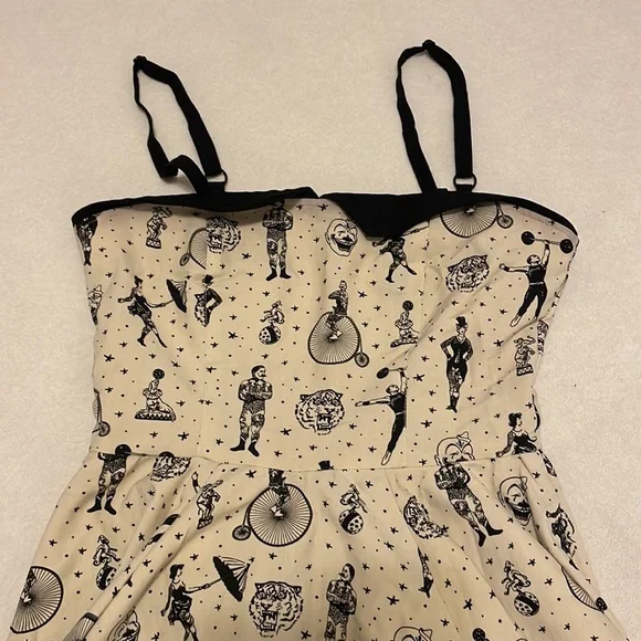 Rock Steady circus swing dress - Picture 4 of 5